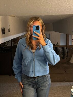 LULULEMON- full zip scuba